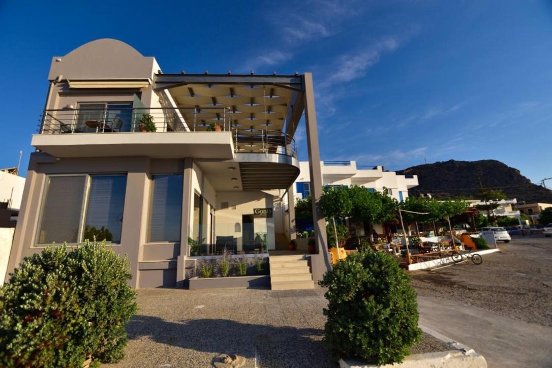 Gonis Grand Luxury Suite Palaiochora Ngoại thất bức ảnh