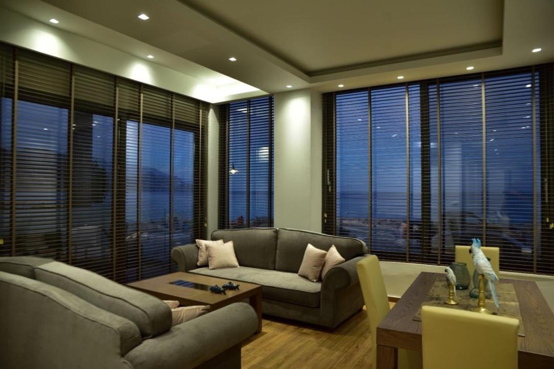 Gonis Grand Luxury Suite Palaiochora Ngoại thất bức ảnh